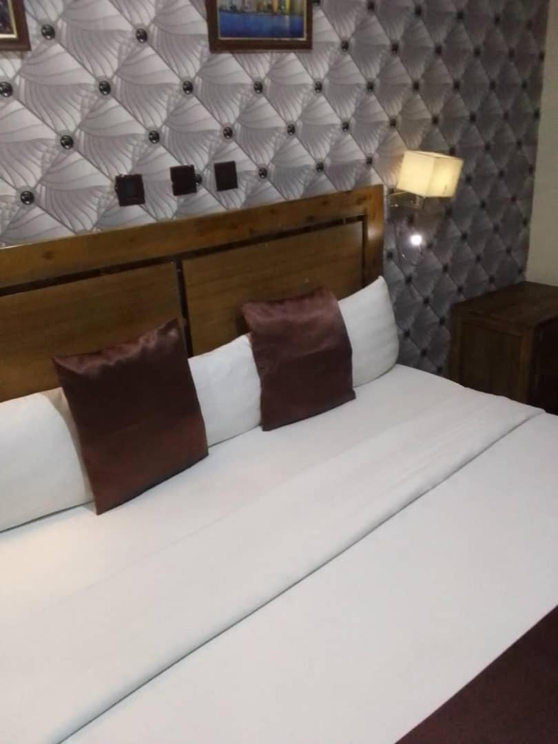 Blue Moon Hotels Victoria Island Лаґос Екстер'єр фото